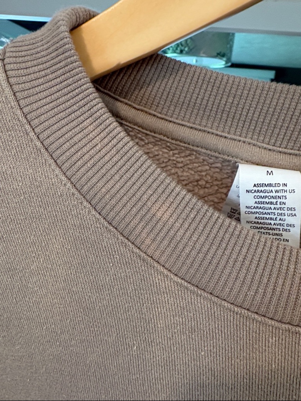 Alo Women’s Crewneck Sweatshirt - Picture 5 of 7